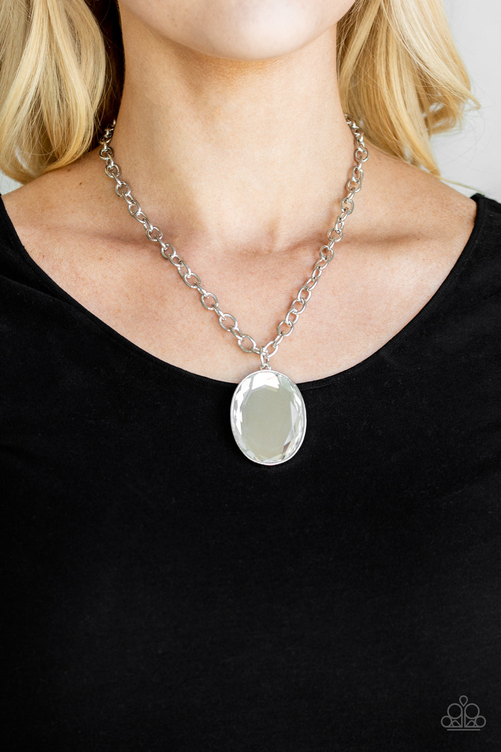 Paparazzi Necklace - Light As HEIR - White