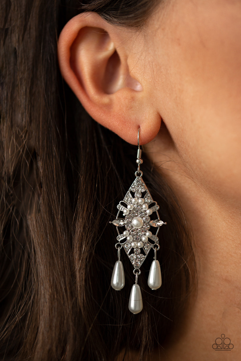 Paparazzi Earrings - Majestic Mood - White