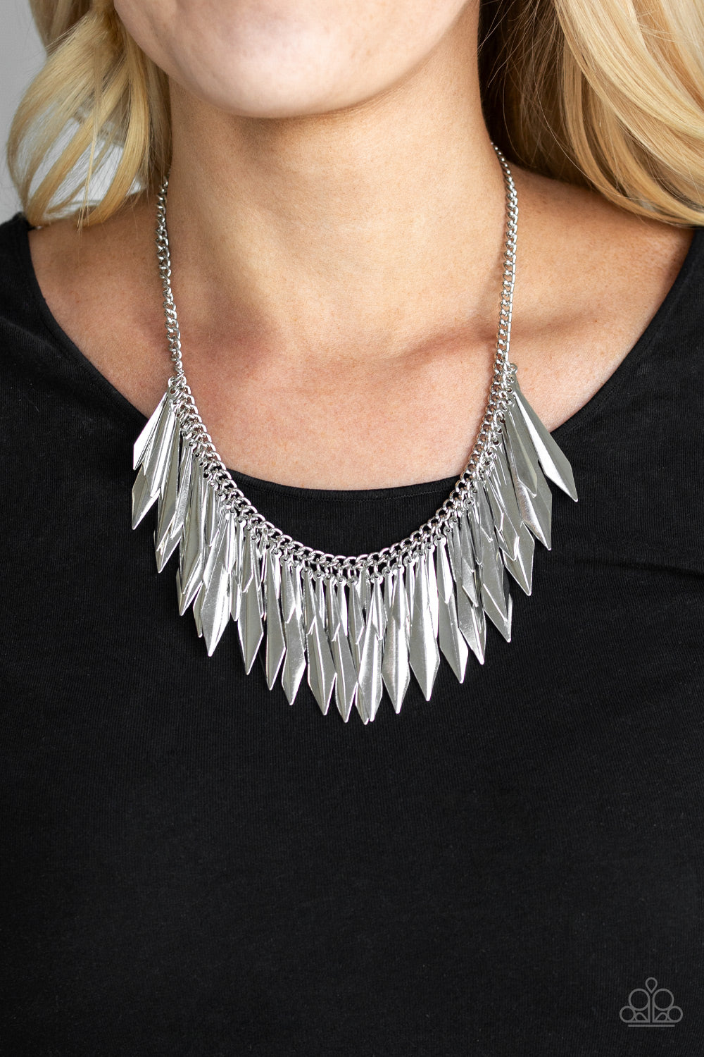 Paparazzi Necklace - The Thrill-Seeker - Silver