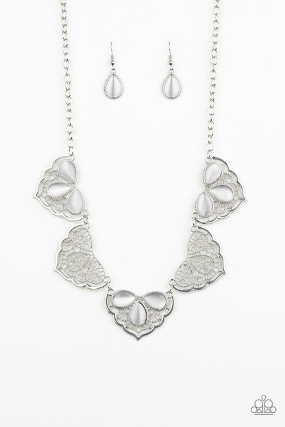 Paparazzi Necklace - East Coast Essence - White