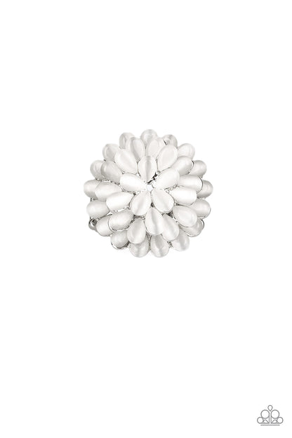 Paparazzi Ring - Bloomin Bloomer - White