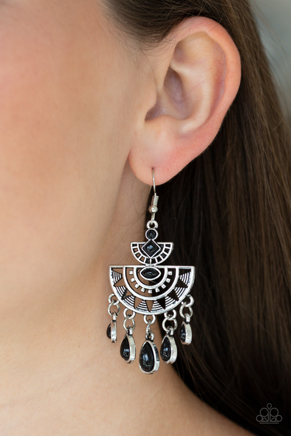 Paparazzi Earrings -   SOL Searching - Black