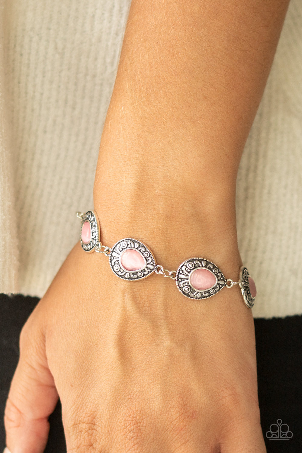 Paparazzi Bracelet - Enchantingly Ever After - Pink