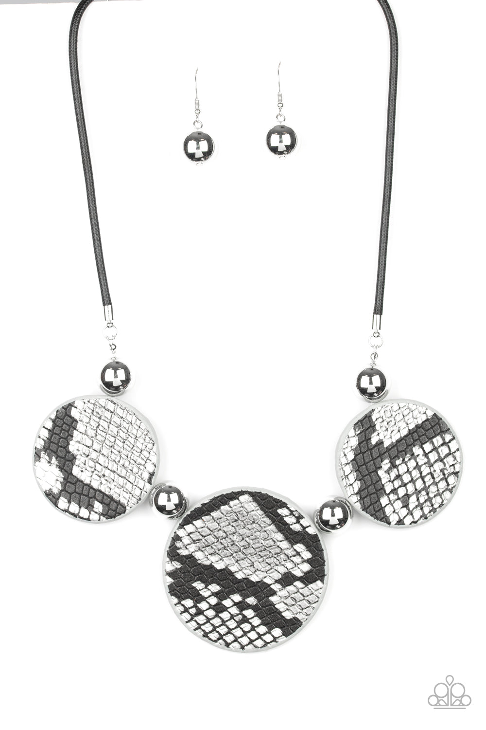 Paparazzi Necklace - Viper Pit - Black