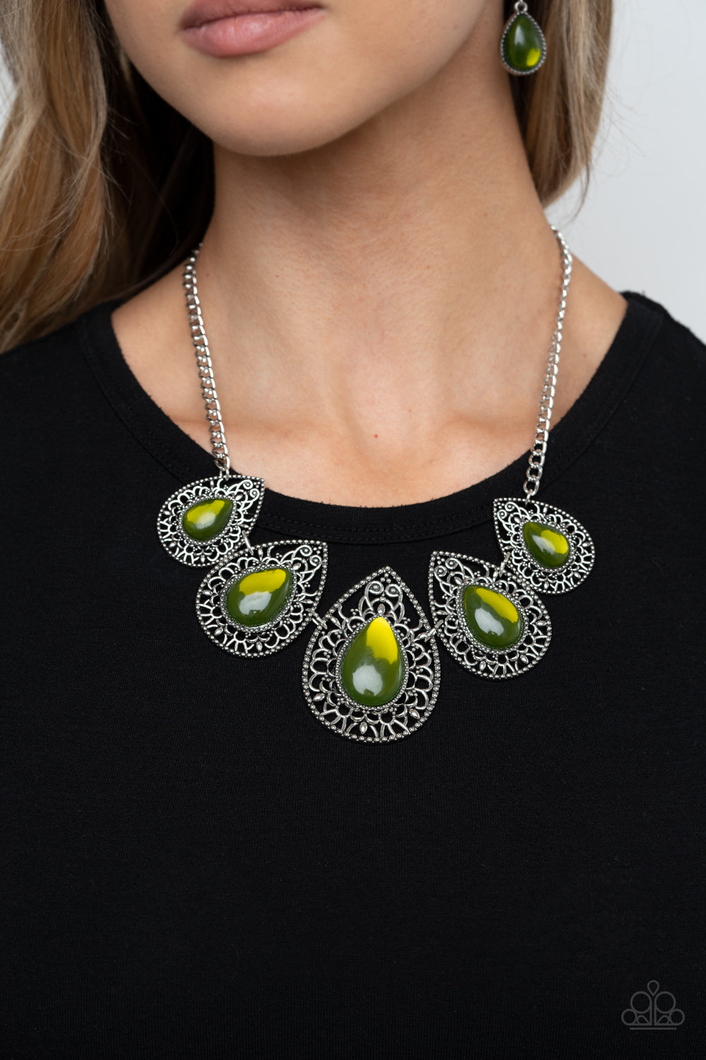 Paparazzi Necklace - Opal Auras - Green