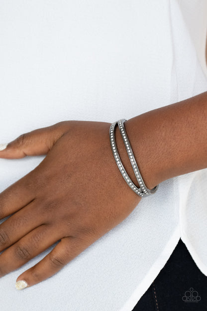 Paparazzi Bracelet - A Show of FIERCE - Gunmetal