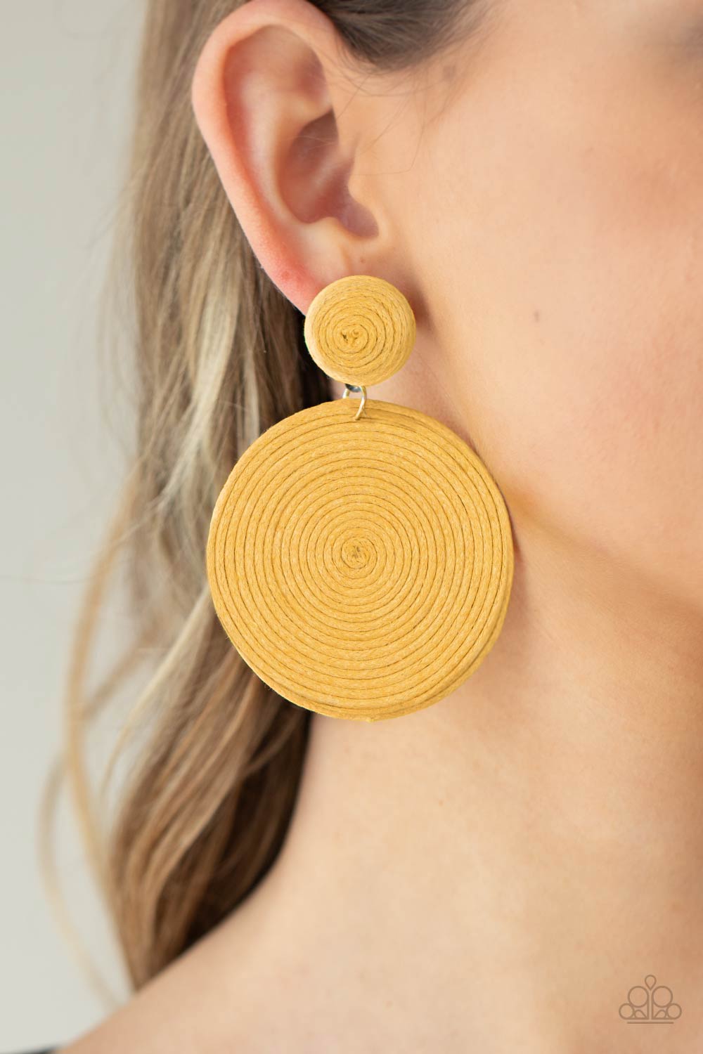 Paparazzi Earrings - Circulate The Room - Yellow