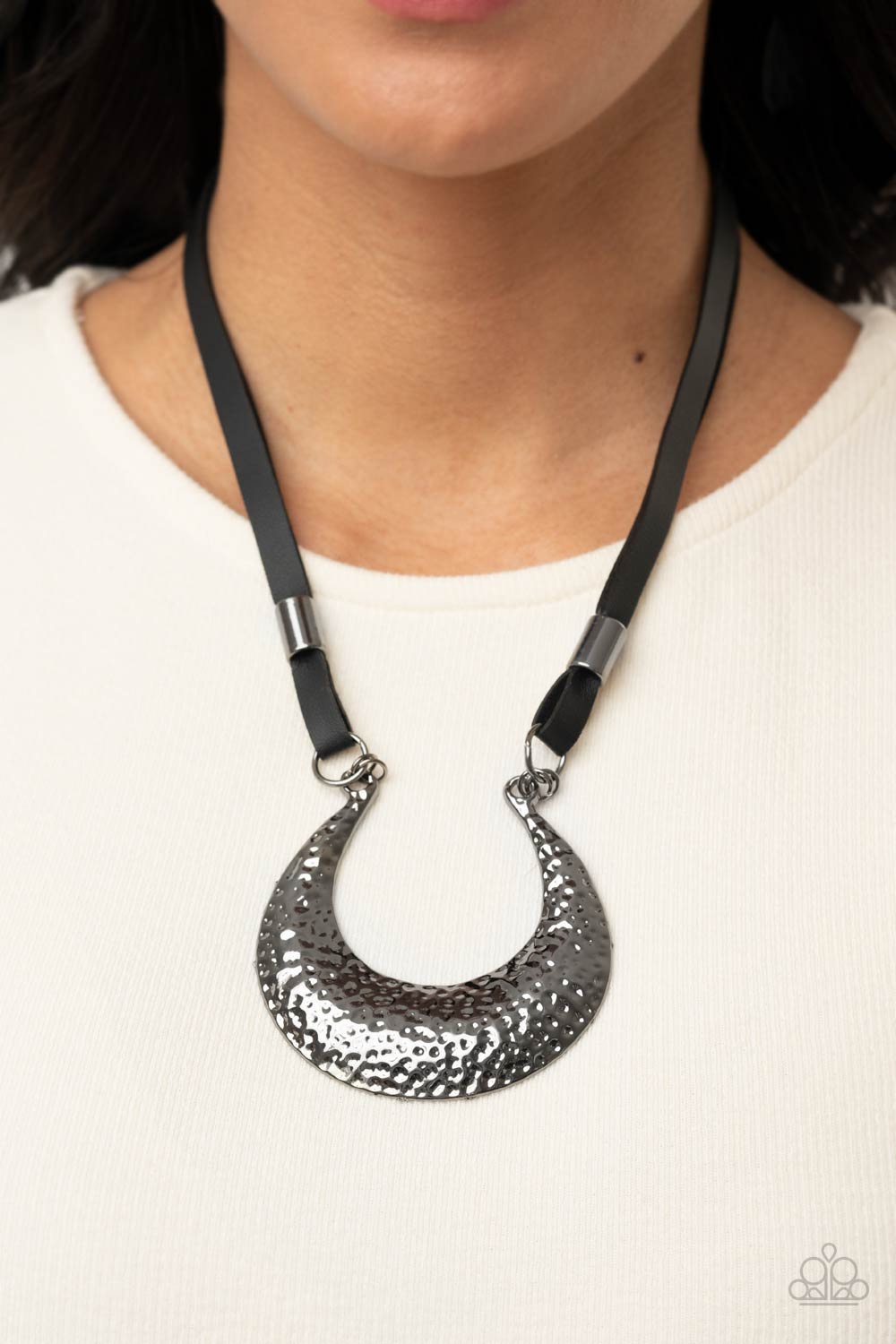 Paparazzi Necklace - Majorly Moonstruck - Black