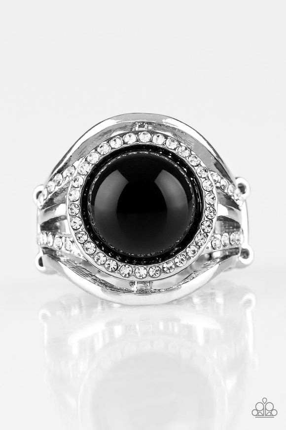 Paparazzi Ring - Pampered in Pearls - Black