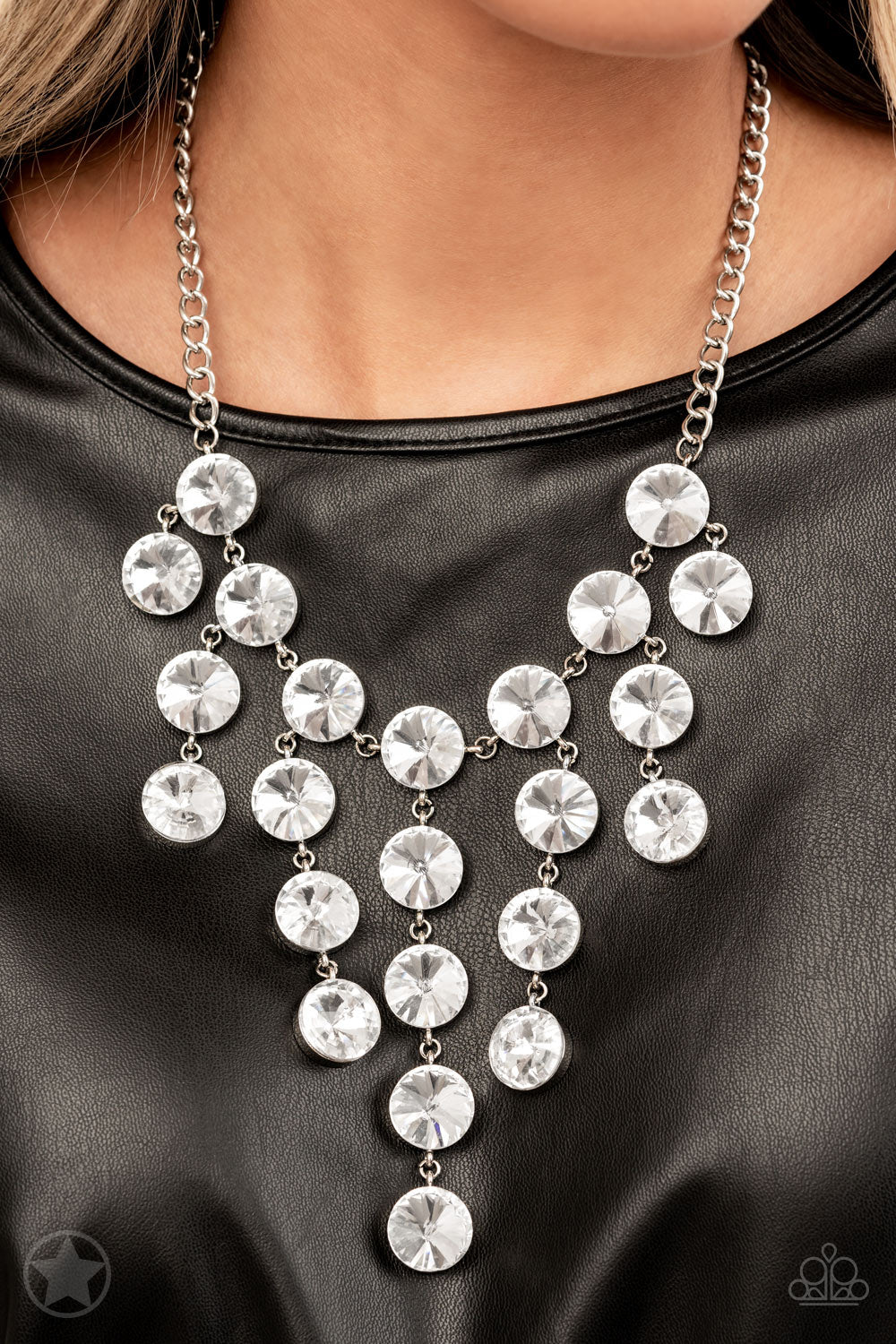 Paparazzi Blockbuster Necklace - Spotlight Stunner - Silver