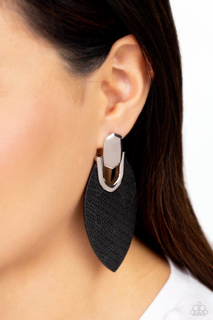 Paparazzi Earrings - Wildly Workable - Black