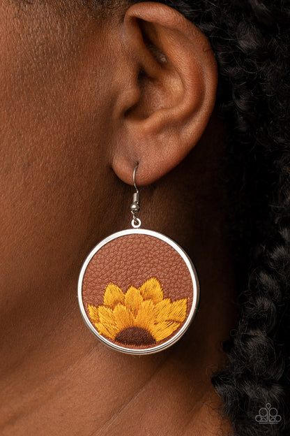 Paparazzi Earrings - Sun-Kissed Sunflowers - Brown