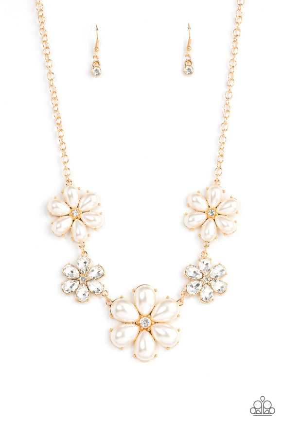 Paparazzi Necklace - Fiercely Flowering - Gold