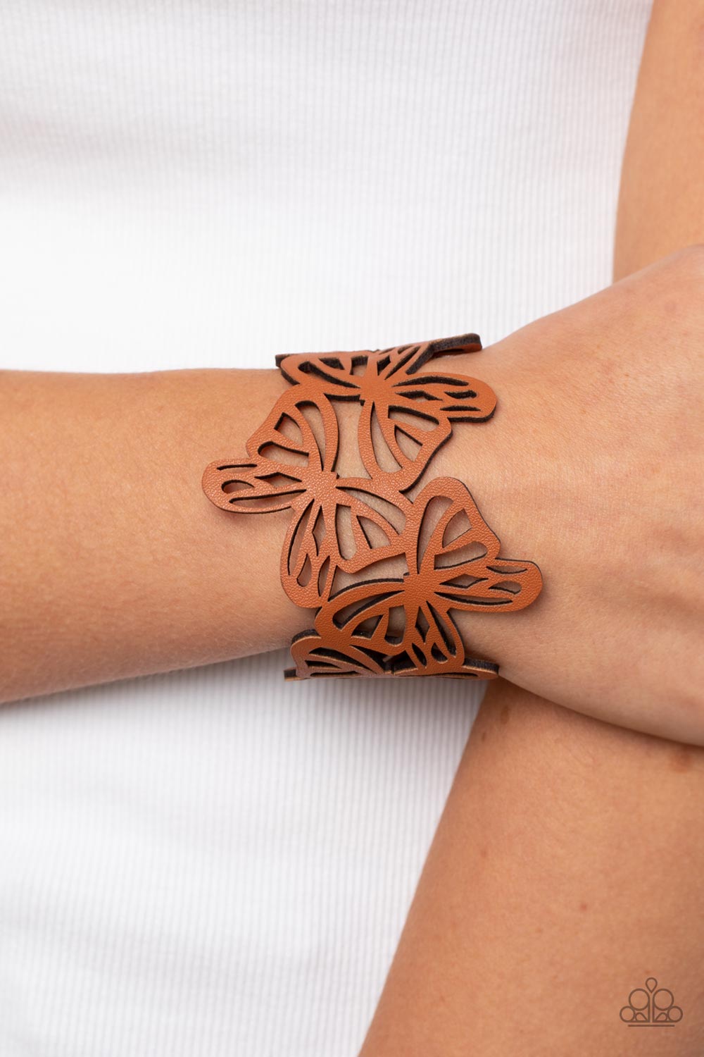 Paparazzi Bracelet - Butterfly Breeze - Brown