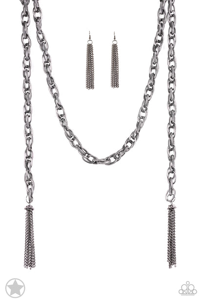 Paparazzi Blockbuster Necklace - SCARFed for Attention - Gunmetal