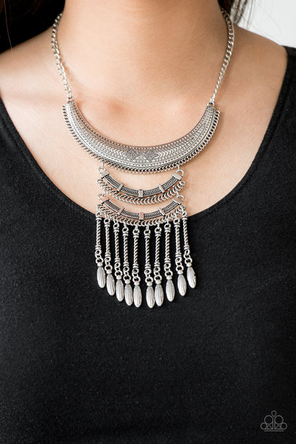 Paparazzi Necklace - Eastern Empress - Silver