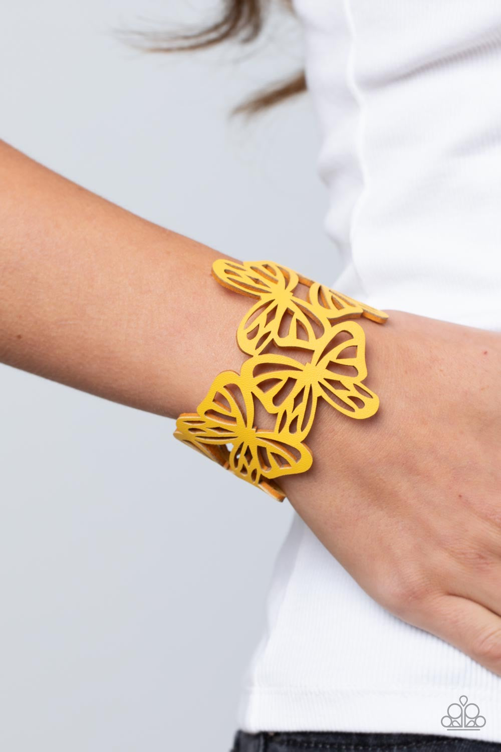 Paparazzi Bracelet - Butterfly Breeze - Yellow