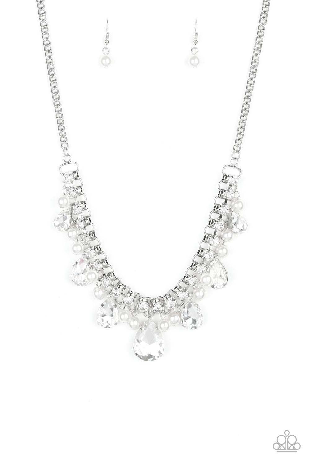 Paparazzi Necklace - Knockout Queen - White